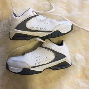 🔥Boys Jordan sneakers size 11